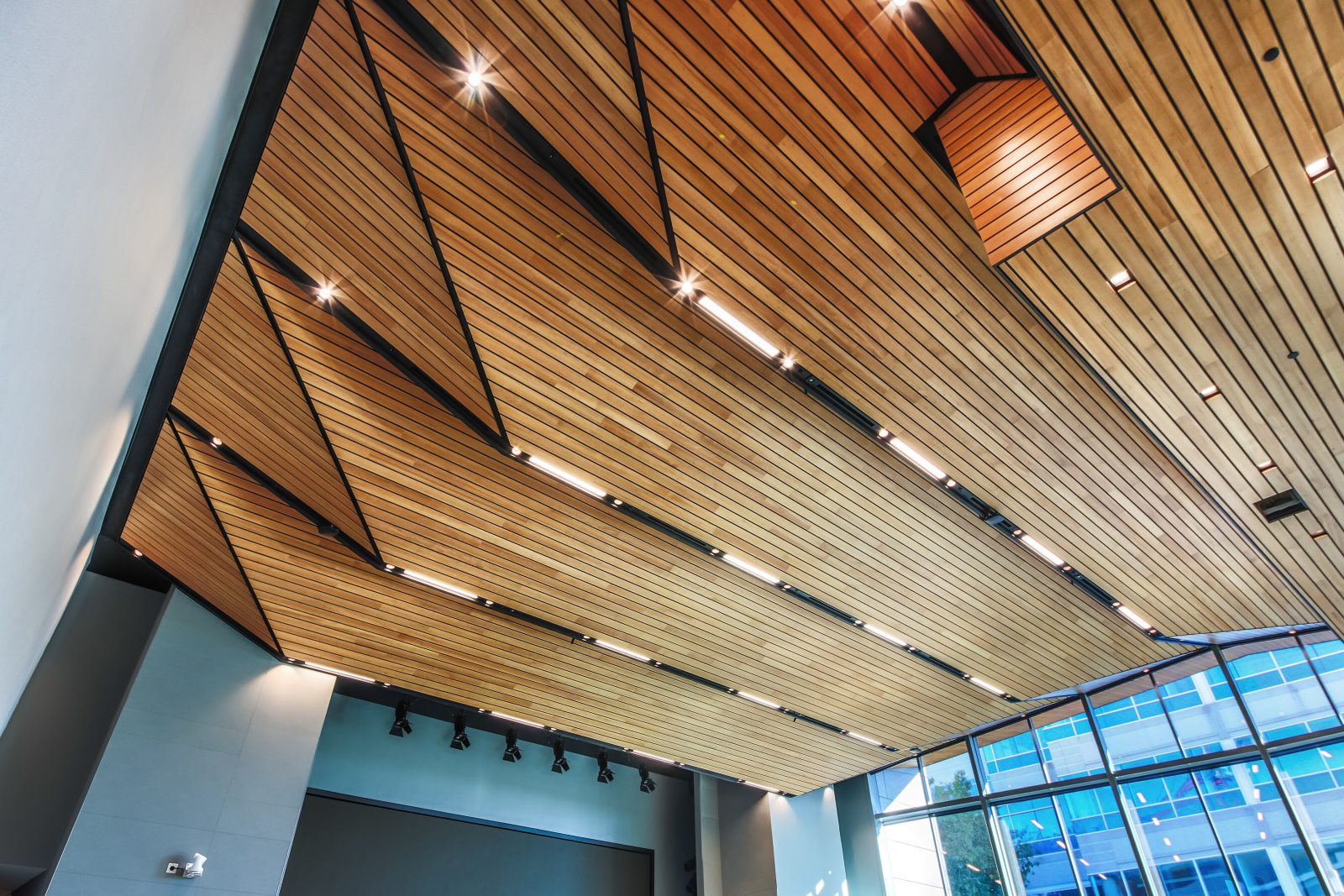 3 Reasons Hemlock is Ideal for Wood Ceilings Right Now