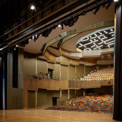 Vertical 1100 Cross Piece Grille at the University of Texas Rio Grande Valley Performing Arts Center. Page Southerland Page. Photo: Dror Baldinger.