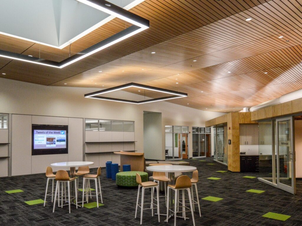 2800 True Access Linear - Real Wood Veneer - 9Wood